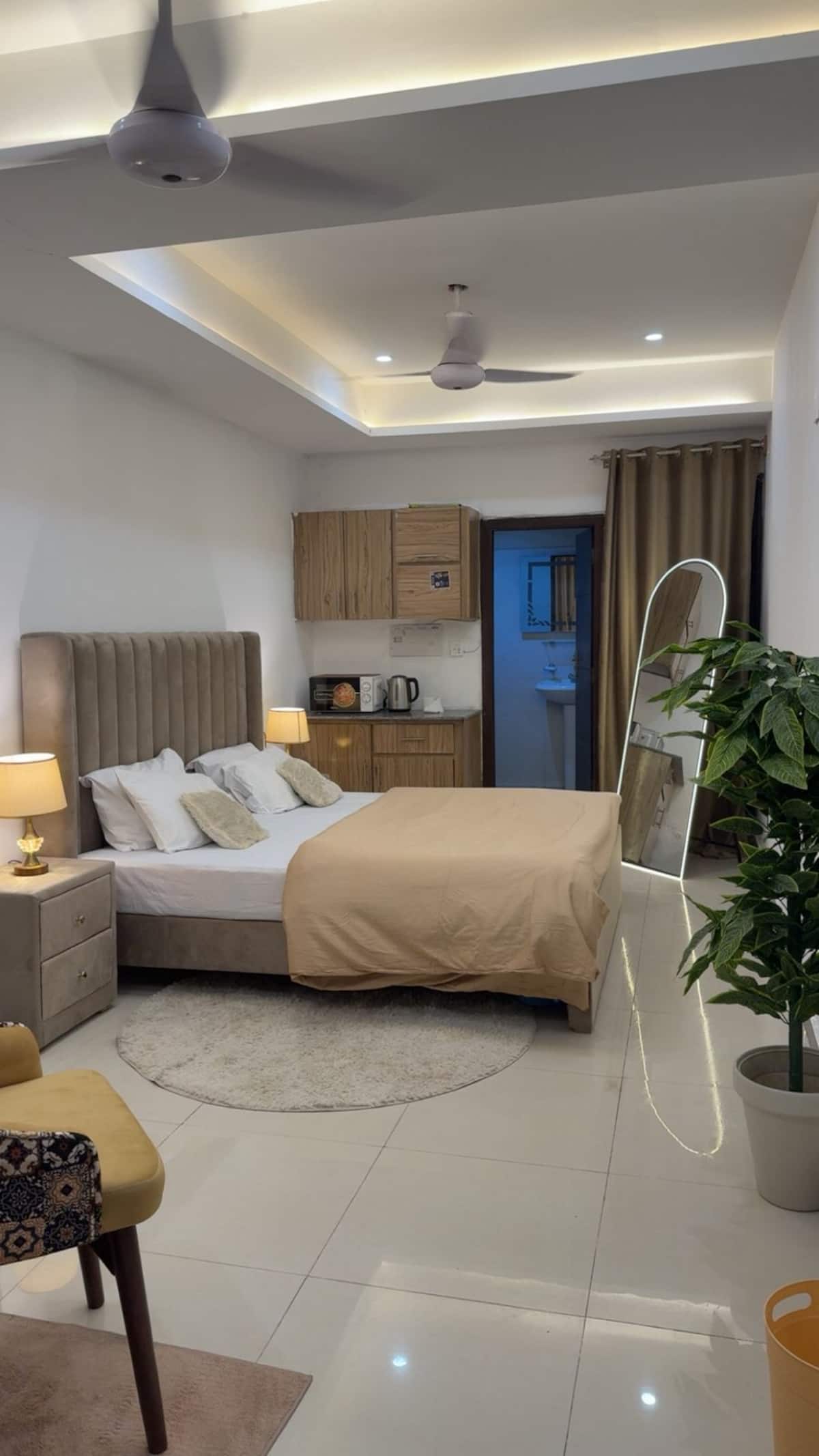 Modern Studio at 14 East Mall