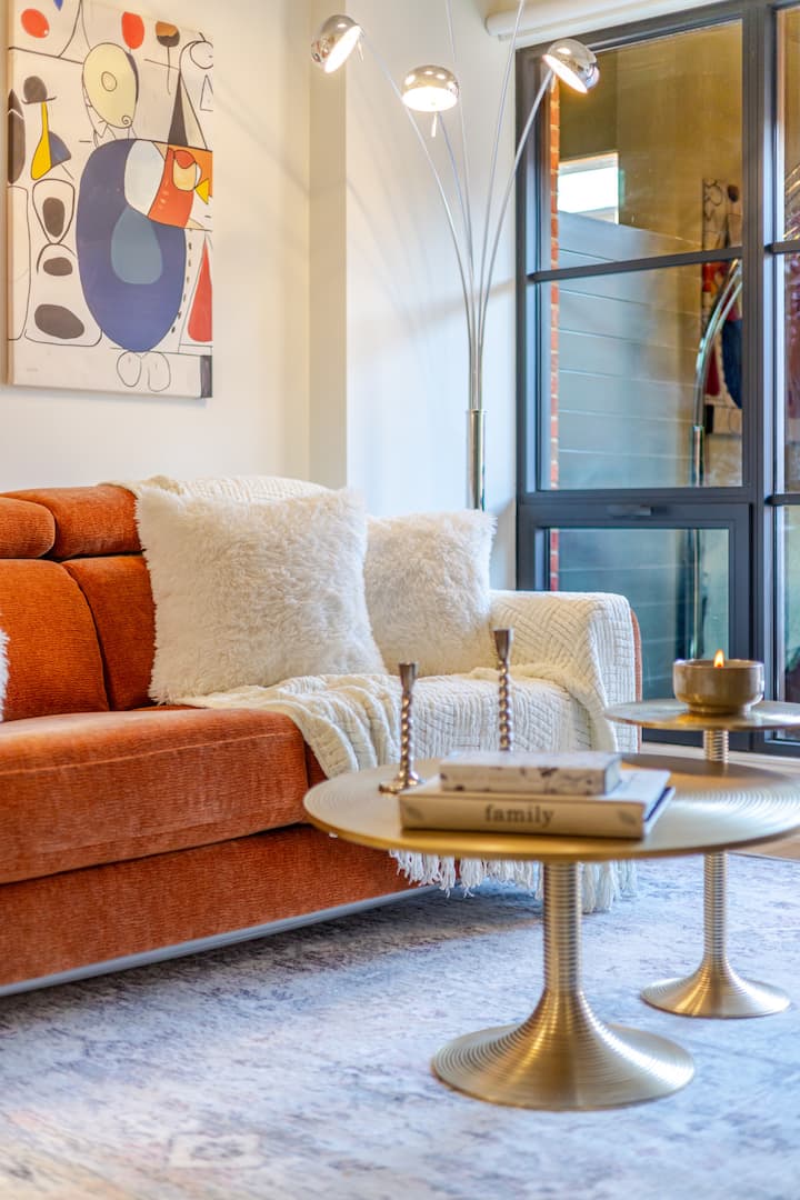 Luxury Stay In Old Port | Pool, Gym & Parking - Montreal