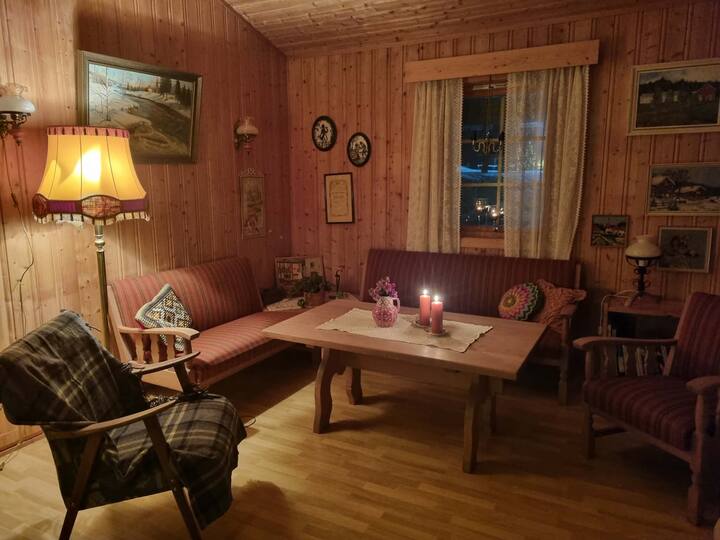 Idylisk Hus På Bondegård. - Småland