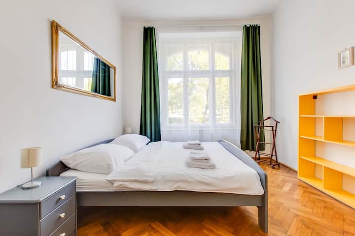 2bdr Apartment In Historical Vinohrady - Praga