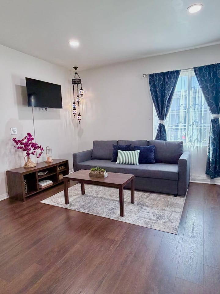 Monthly Stay | Perfect For Work -30+ Days - Santa Clarita, CA
