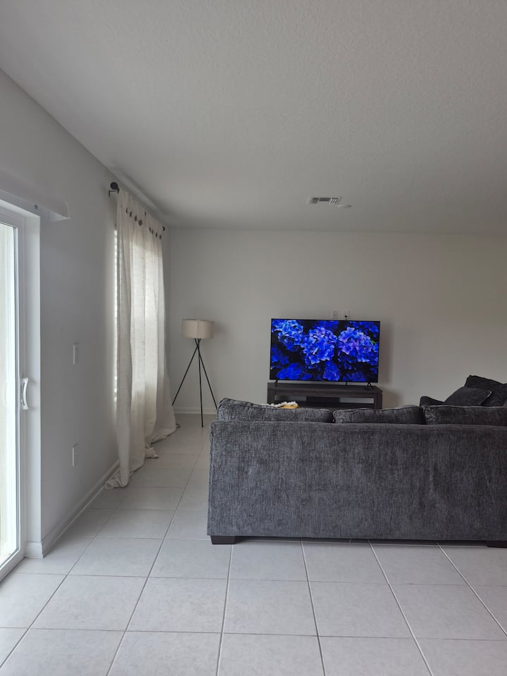 ~Private Room In A Pleasant Home Away From Home~ - Lake Wales, FL