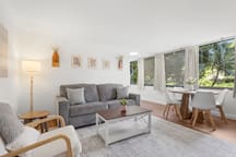 Pearl City Condo | AC • Parking • Full Kitchen