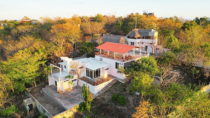 Santuario Privado: 5 Suites & 5000 M² |Casainspira - Mazunte