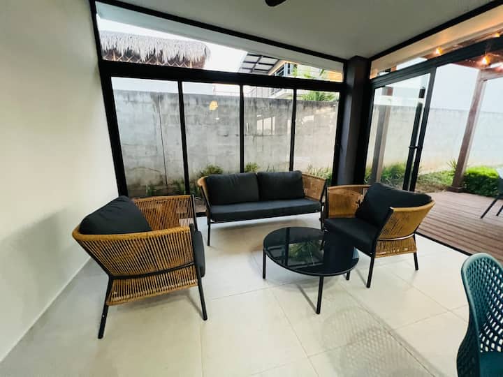 Cozy House With Pool In Private Gated Community - La Libertad, España