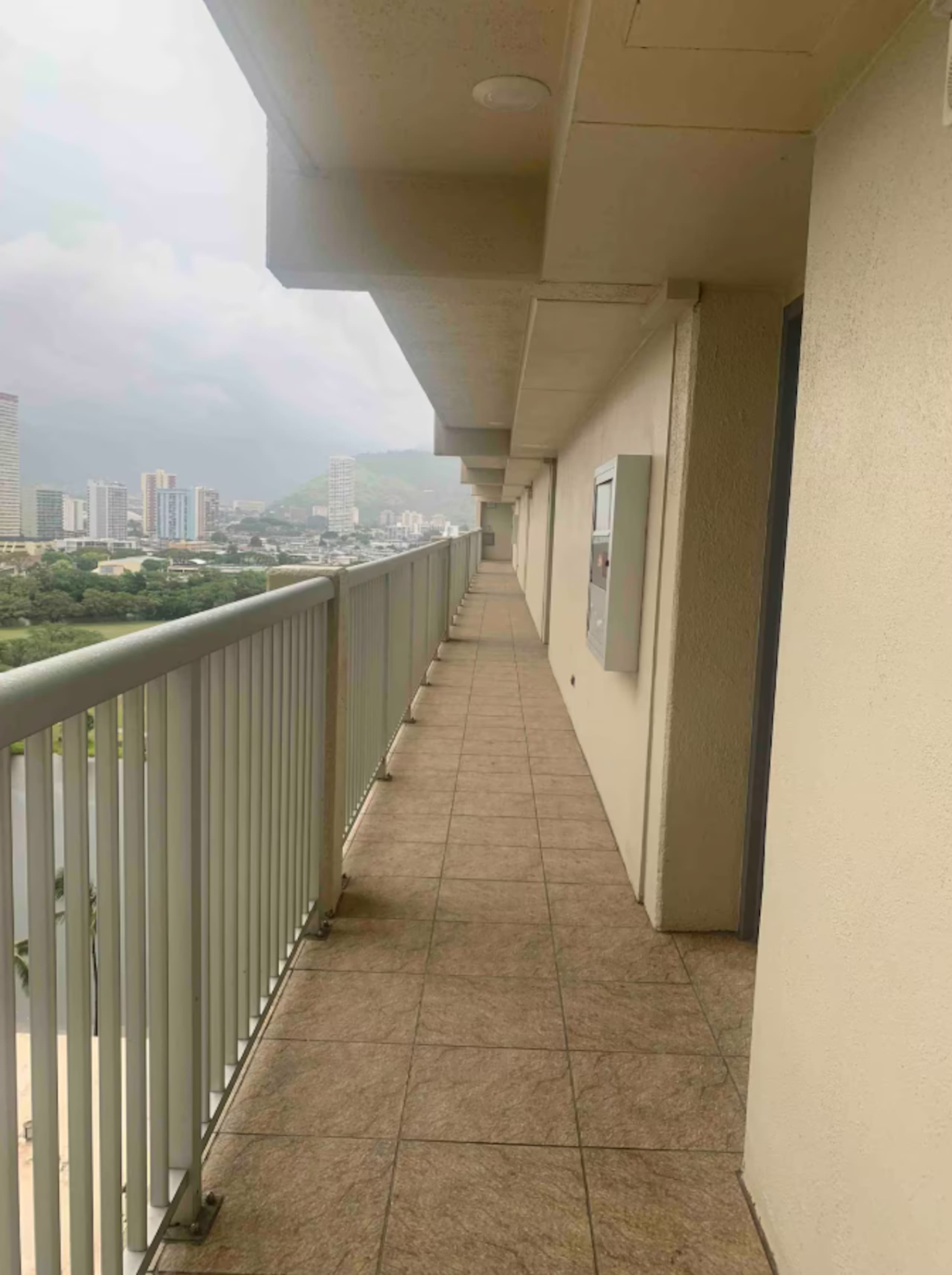 Near Waikiki Beach 1 BR w/View & W/D /free parking - Image 20