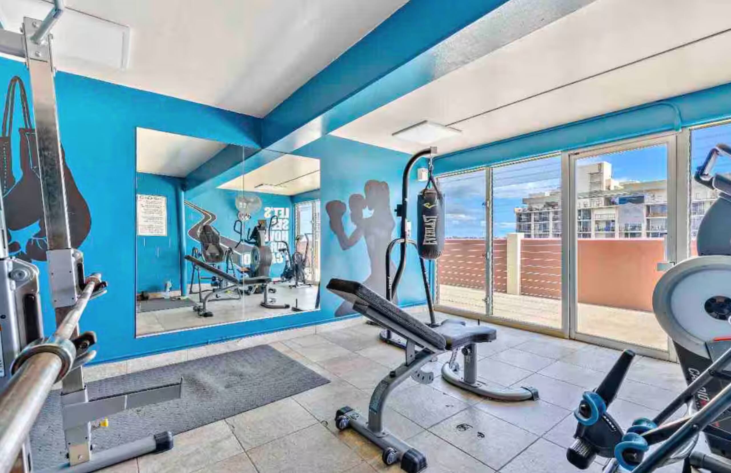 Near Waikiki Beach 1 BR w/View & W/D /free parking - Image 29