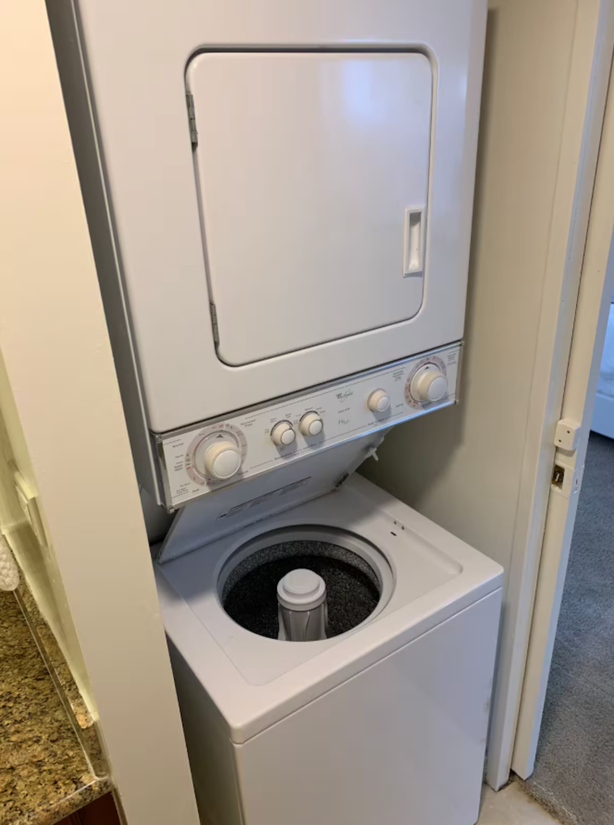 Near Waikiki Beach 1 BR w/View & W/D /free parking - Image 18