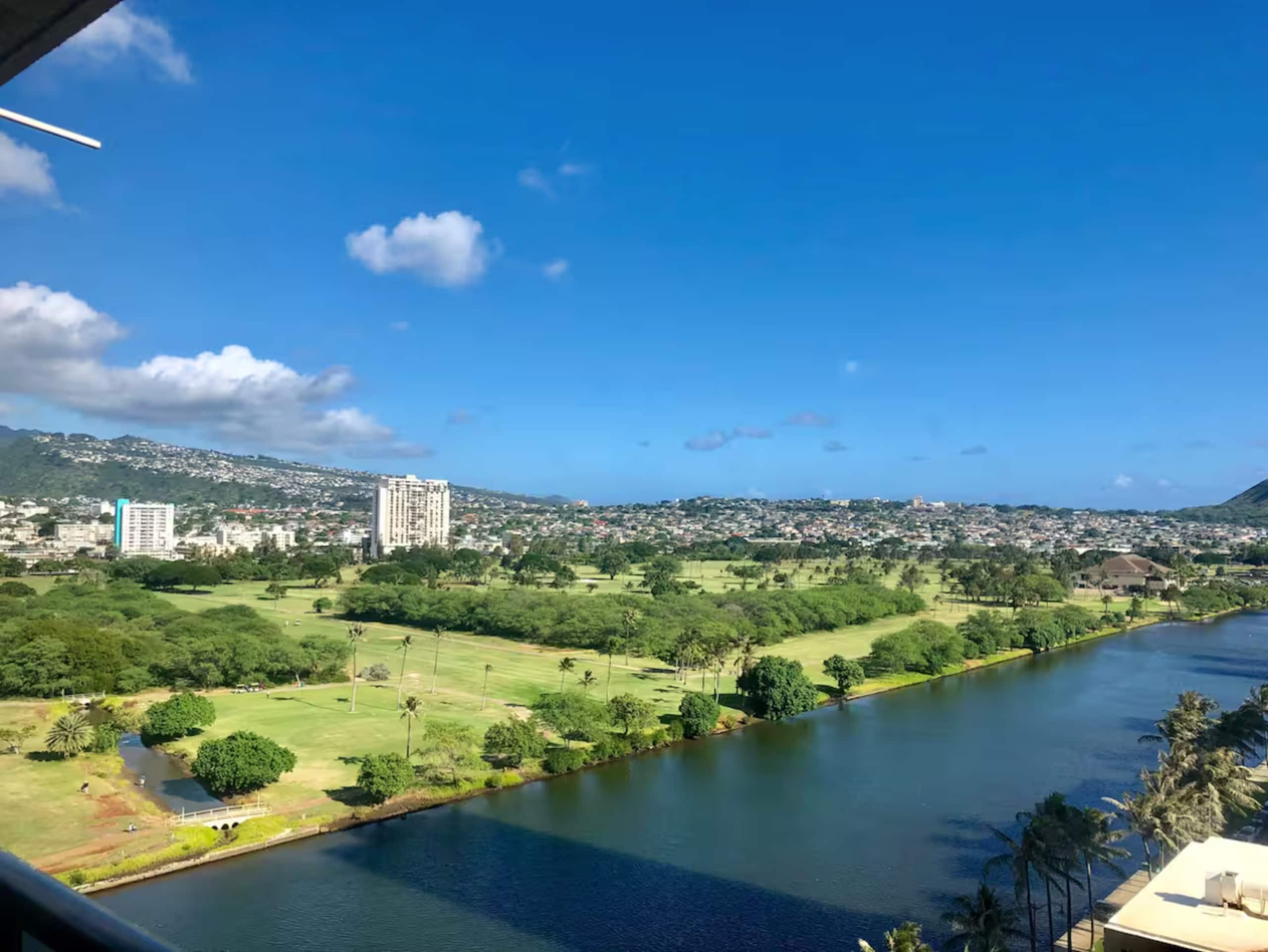 Near Waikiki Beach 1 BR w/View & W/D /free parking - Image 24