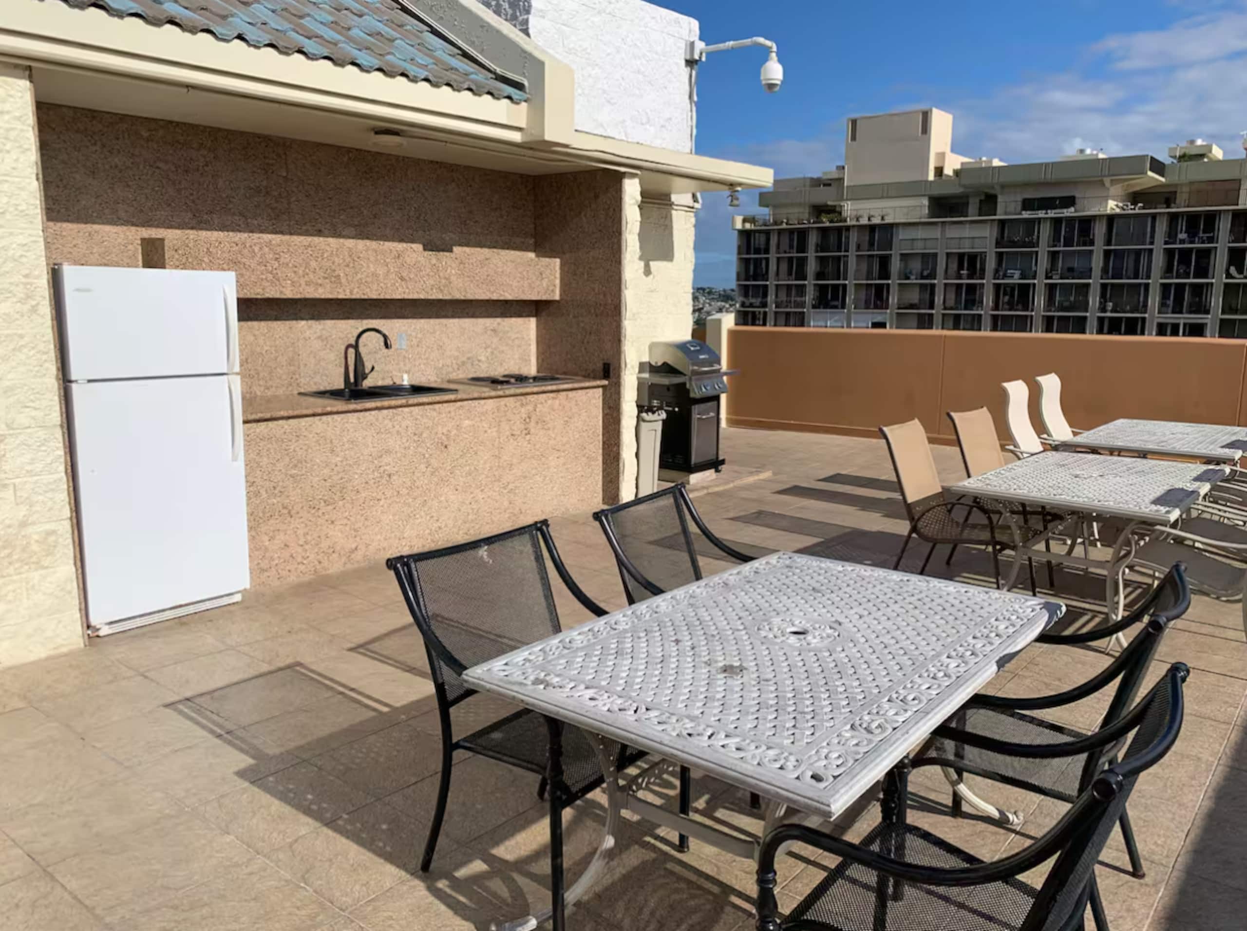 Near Waikiki Beach 1 BR w/View & W/D /free parking - Image 21