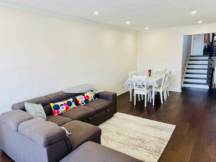 Family & Friendly Home - Vaughan