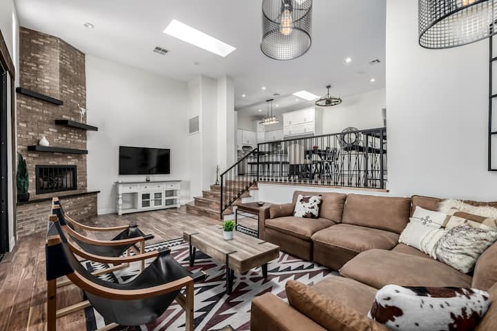 Massive Estate, Pickle Ball, Splash Pad, Mini Golf - Arizona
