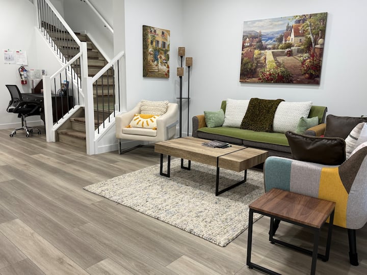 Slice Of Heaven|near Spruce Meadows |2 Car Garage - Calgary