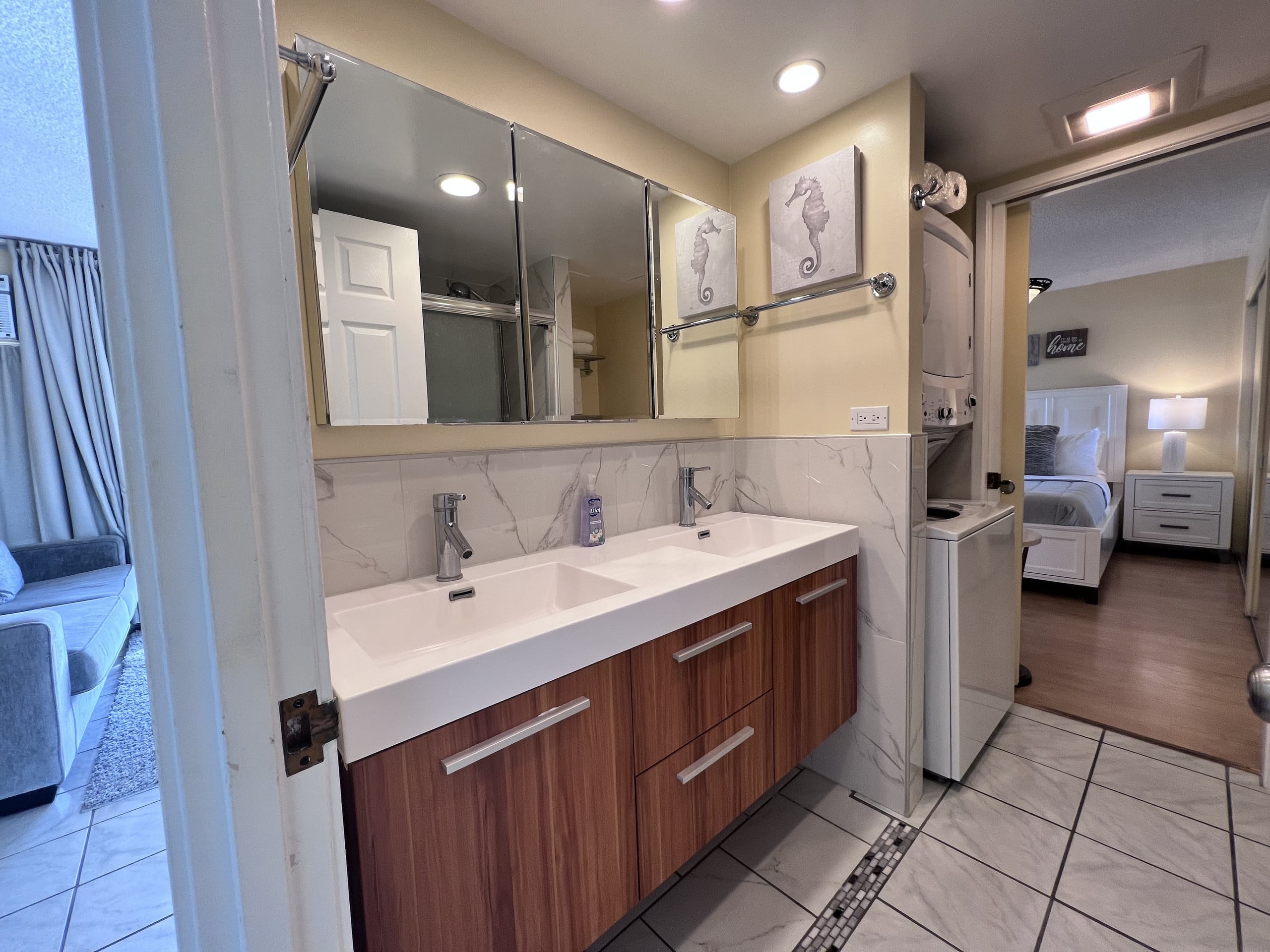 Near beach 1 bedroom lg. Lanai & W/D, free parking - Image 8