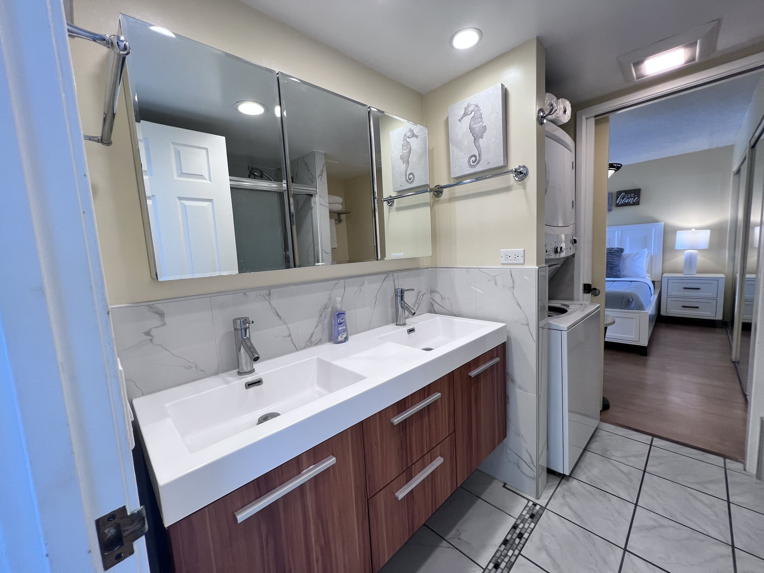 Near beach 1 bedroom lg. Lanai & W/D, free parking - Image 6