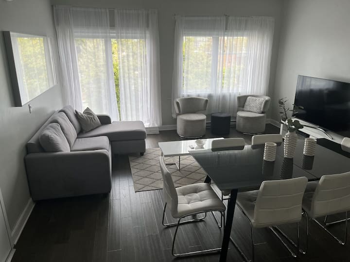 Luxurious Penthouse With Amazing Views - Laval, Canada