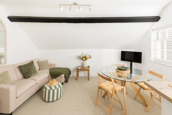 Historic 2 Bed In Central Warwick - Royal Leamington Spa