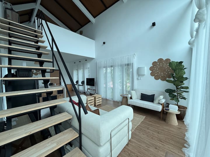 Bali-style Private Pool Villa | Bathtub | Seremban - Seremban
