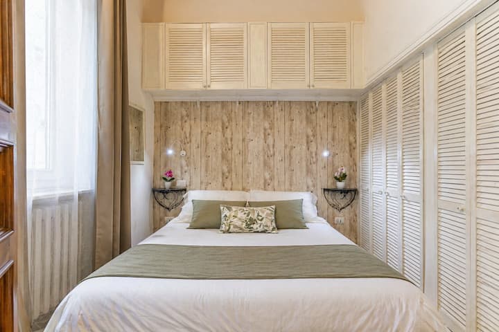 Charming Home And Courtyard [Santa Croce] - Florence