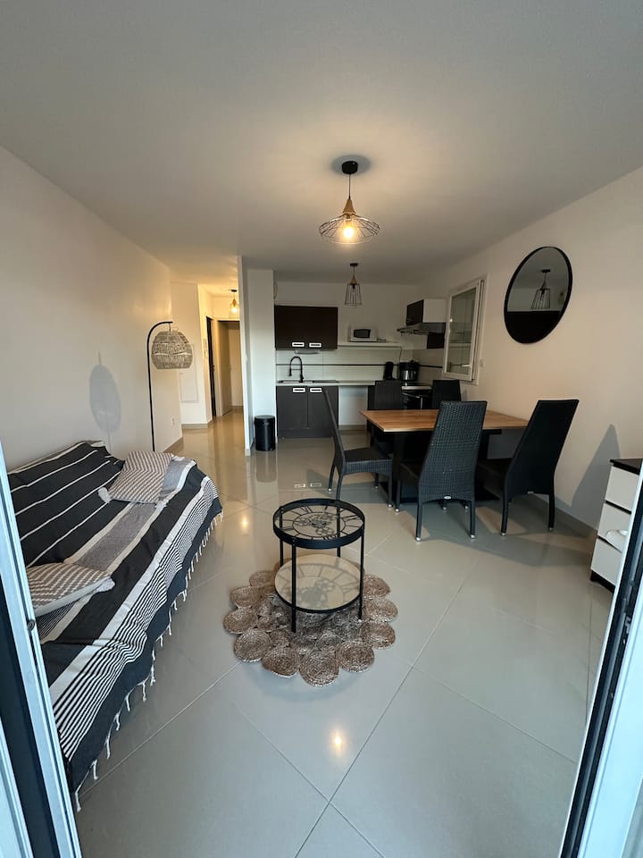 Appartement à La Mer, Parking Privé Couvert - Fleury