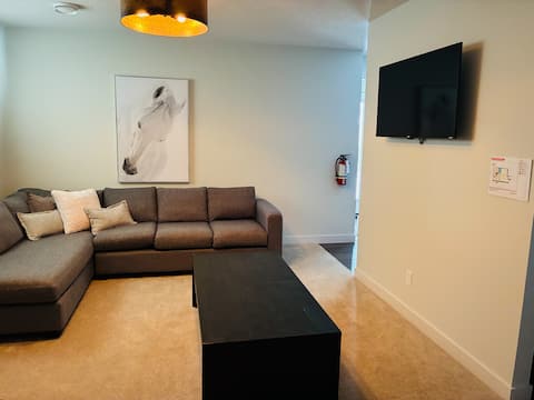Successful Airbnb property: Casa Banana - Low Elevation, High Vibes! in Cochrane