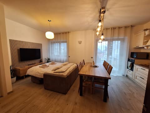 Proprietà Airbnb di successo: Casa Acero - Private Garden & Relaxation a Tirano