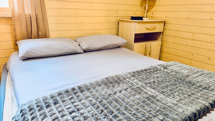 საძინებელი 1