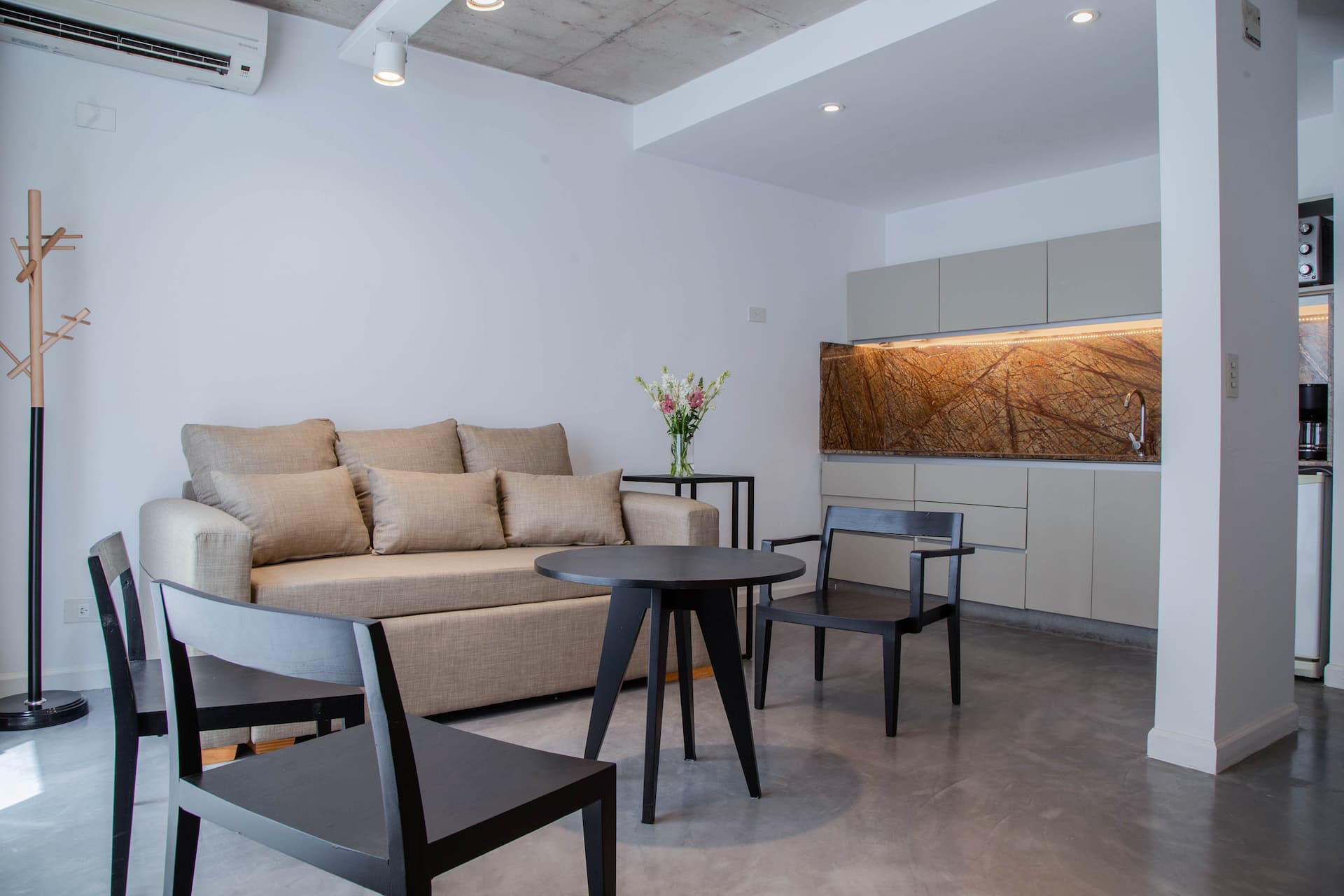 Monoambiente en Recoleta con cowork y terraza con parrilla