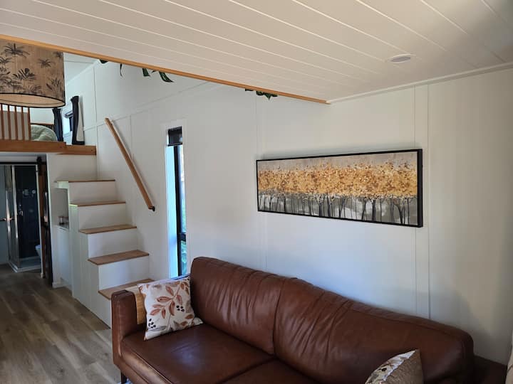 Hideaway In The Hithe | Greenhithe Tiny Retreat - Riverhead