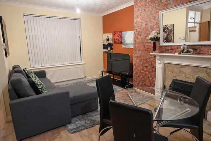 Long Term Booking | Stunning 3 Bed House - Newport