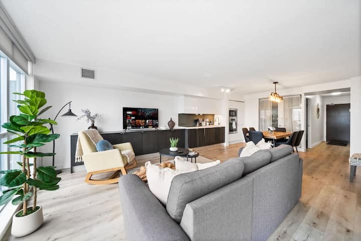Spacious Downtown Condo - Walk To Cn Tower & More! - Toronto