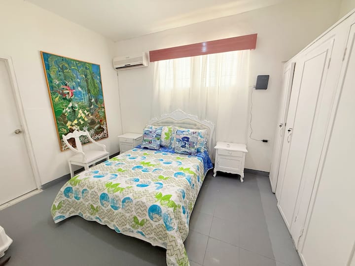 Casa Gil - Escultor De Lndia Catalina. 7 Pax 4alc. - Cartagena