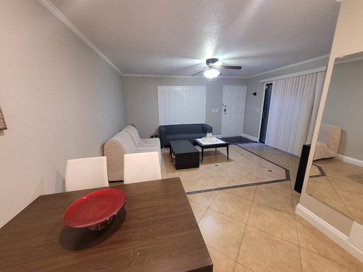 Private 1 Bed 1 Bathroom Condo - 메사