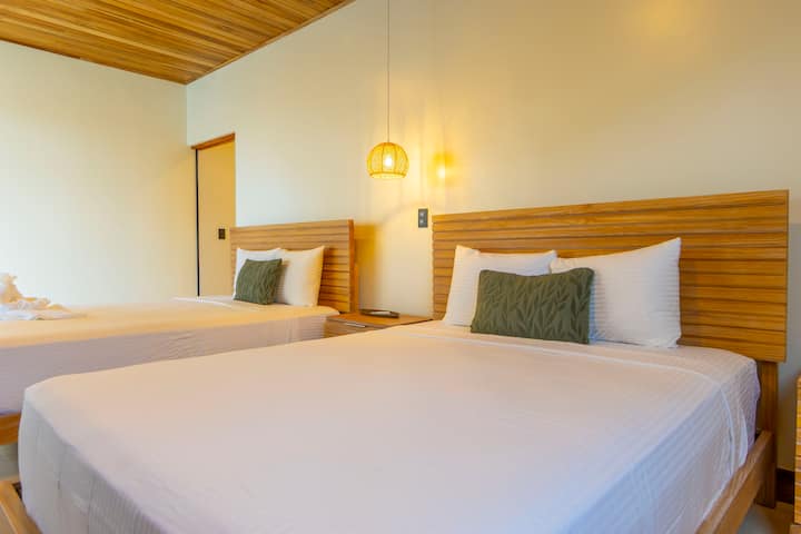 เตียงควีนไซส์ 2 หลัง 