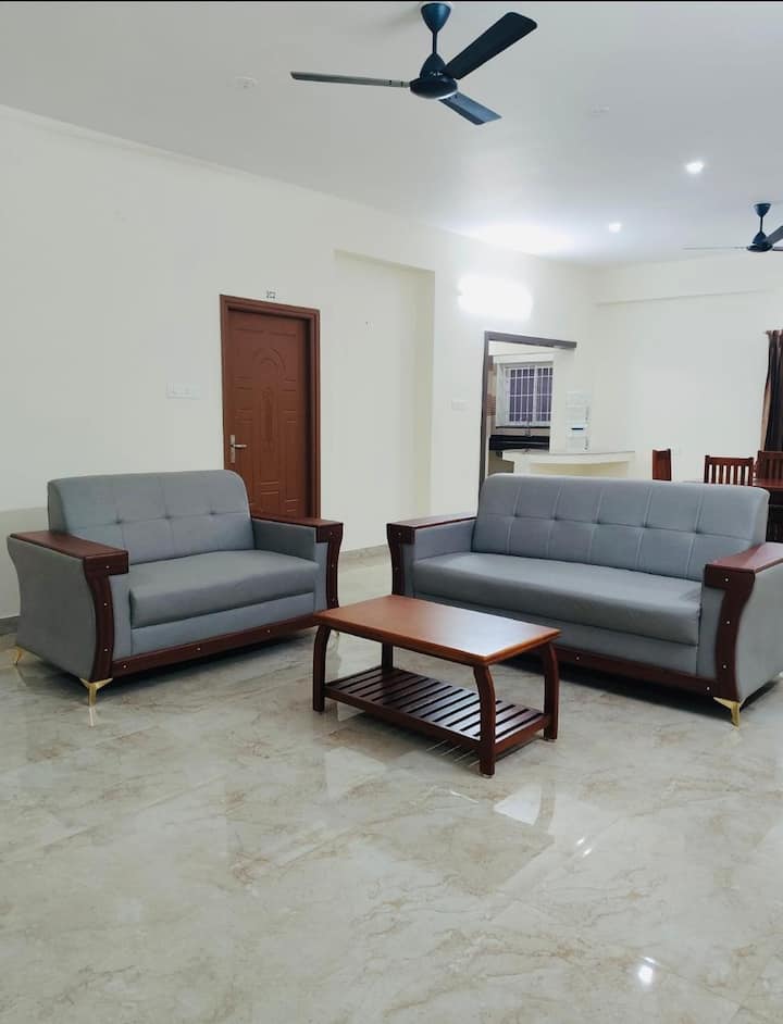 Premium 2bhk Serviced Apartment Near Airport| Wifi - Coimbatore