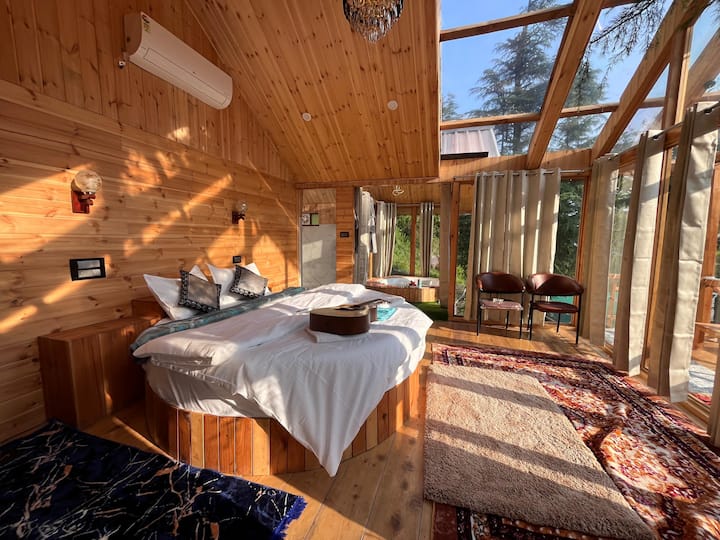 The Hikers Tree House Jacuzzi Bath - Jibhi