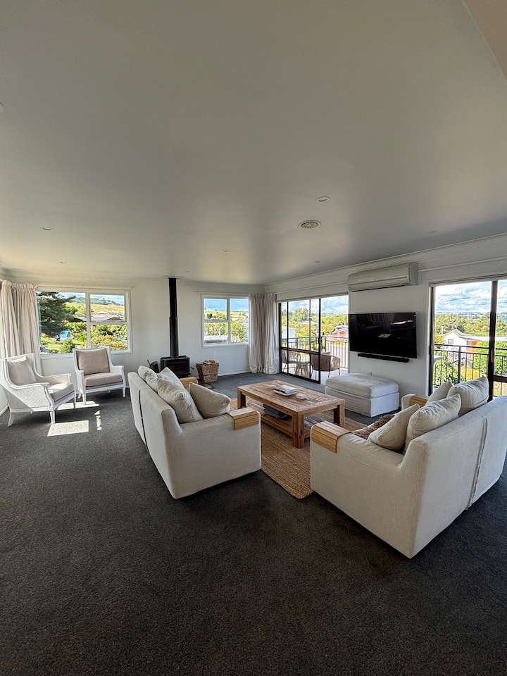 Acacia Bay Escape | Lake Views - Taupō