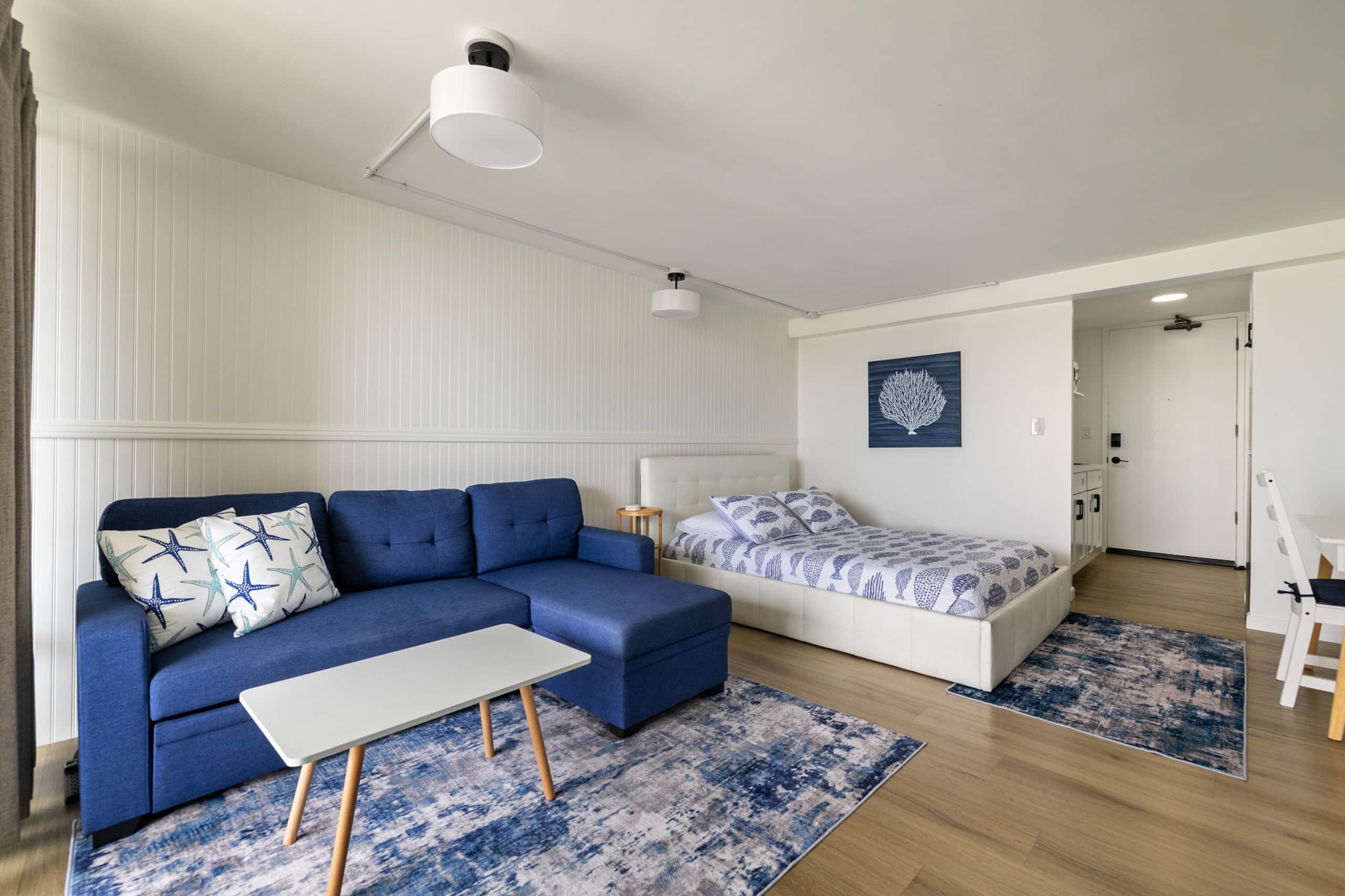 Condo in Honolulu · ★4.67 · Studio · 1 bed · 1 private bath - Image 8