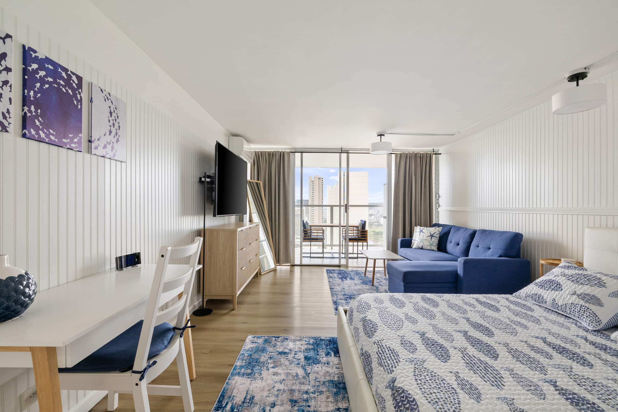Condo in Honolulu · ★4.67 · Studio · 1 bed · 1 private bath - Image 1