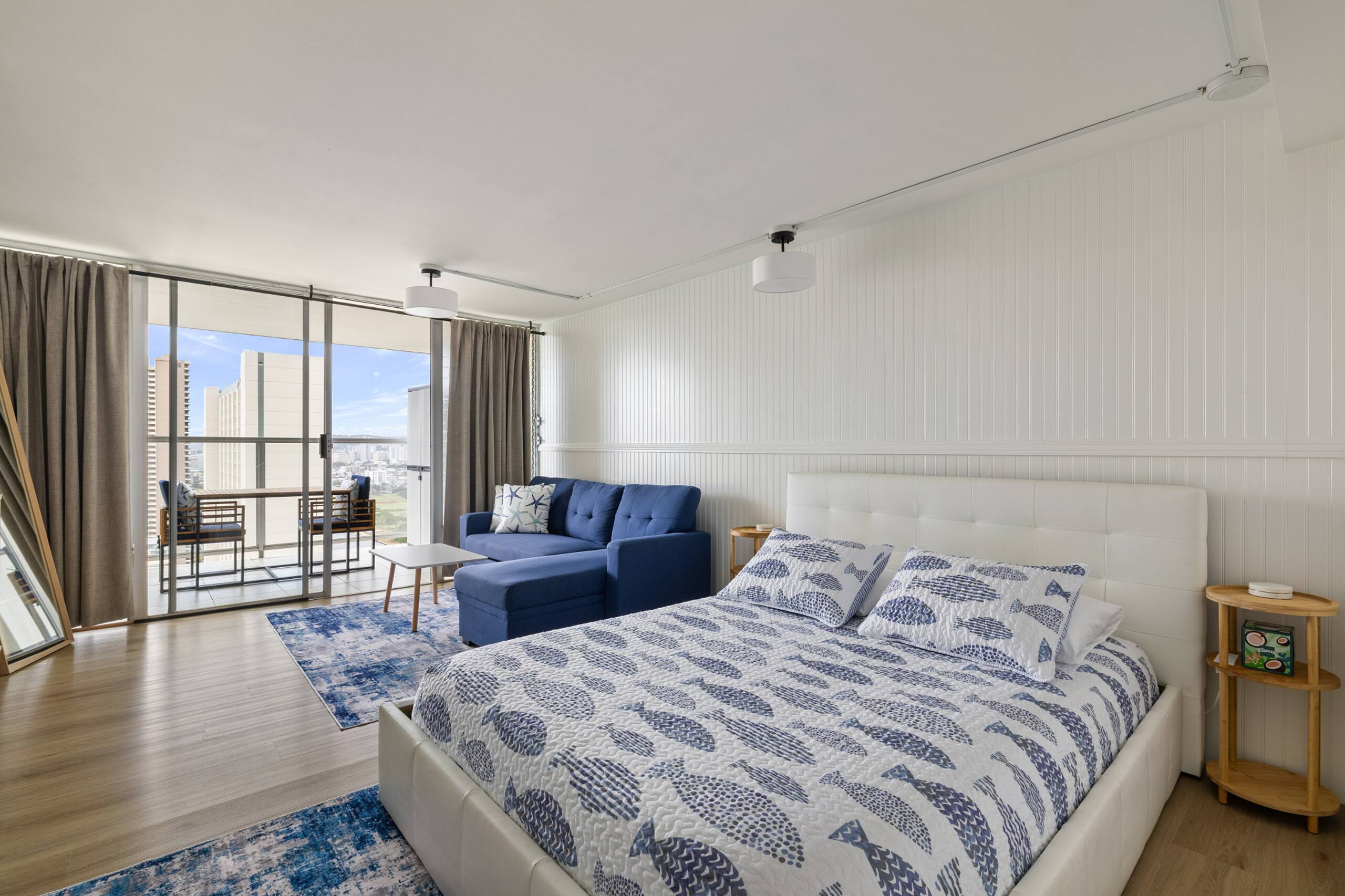 Condo in Honolulu · ★4.67 · Studio · 1 bed · 1 private bath - Image 4