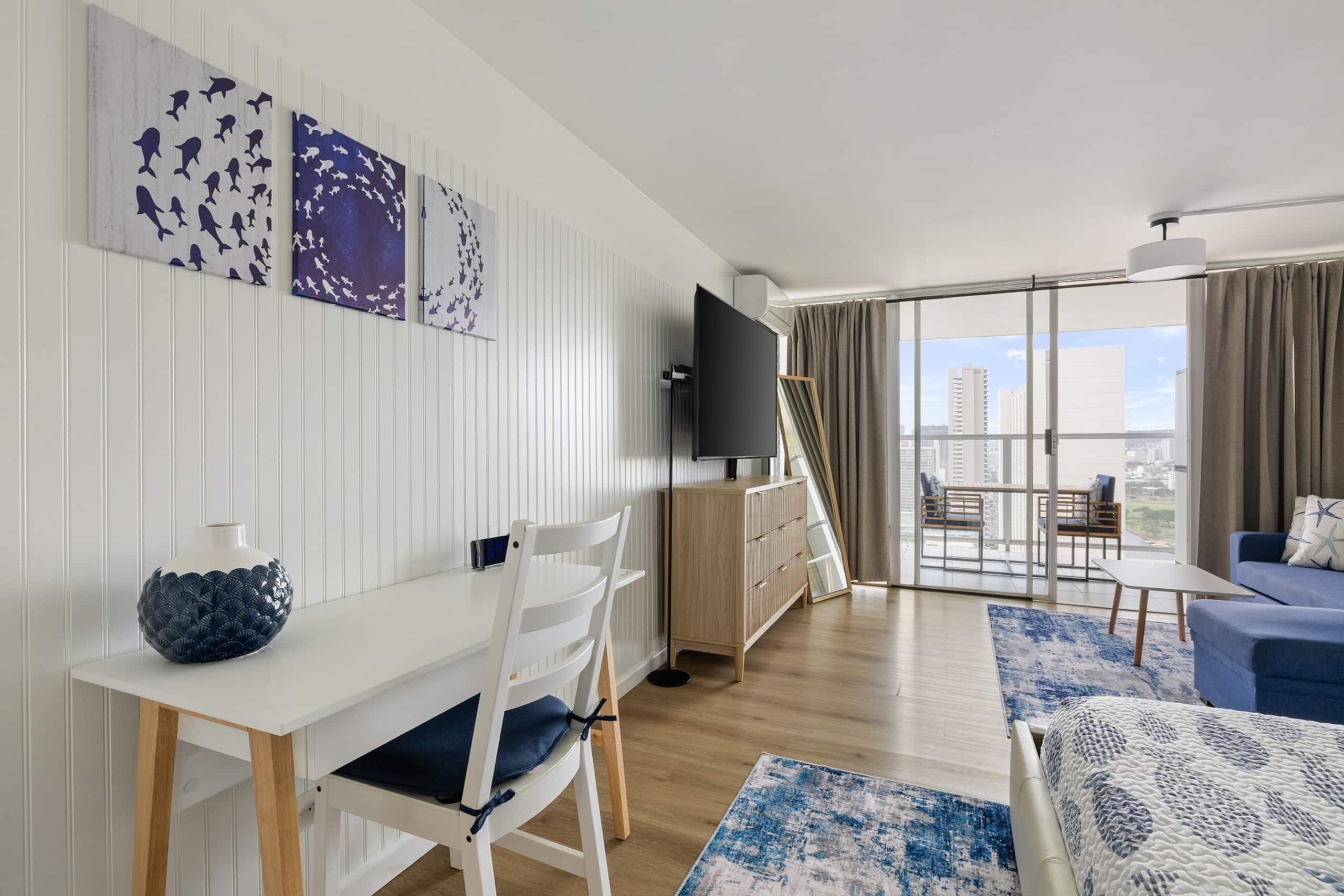 Condo in Honolulu · ★4.67 · Studio · 1 bed · 1 private bath - Image 22