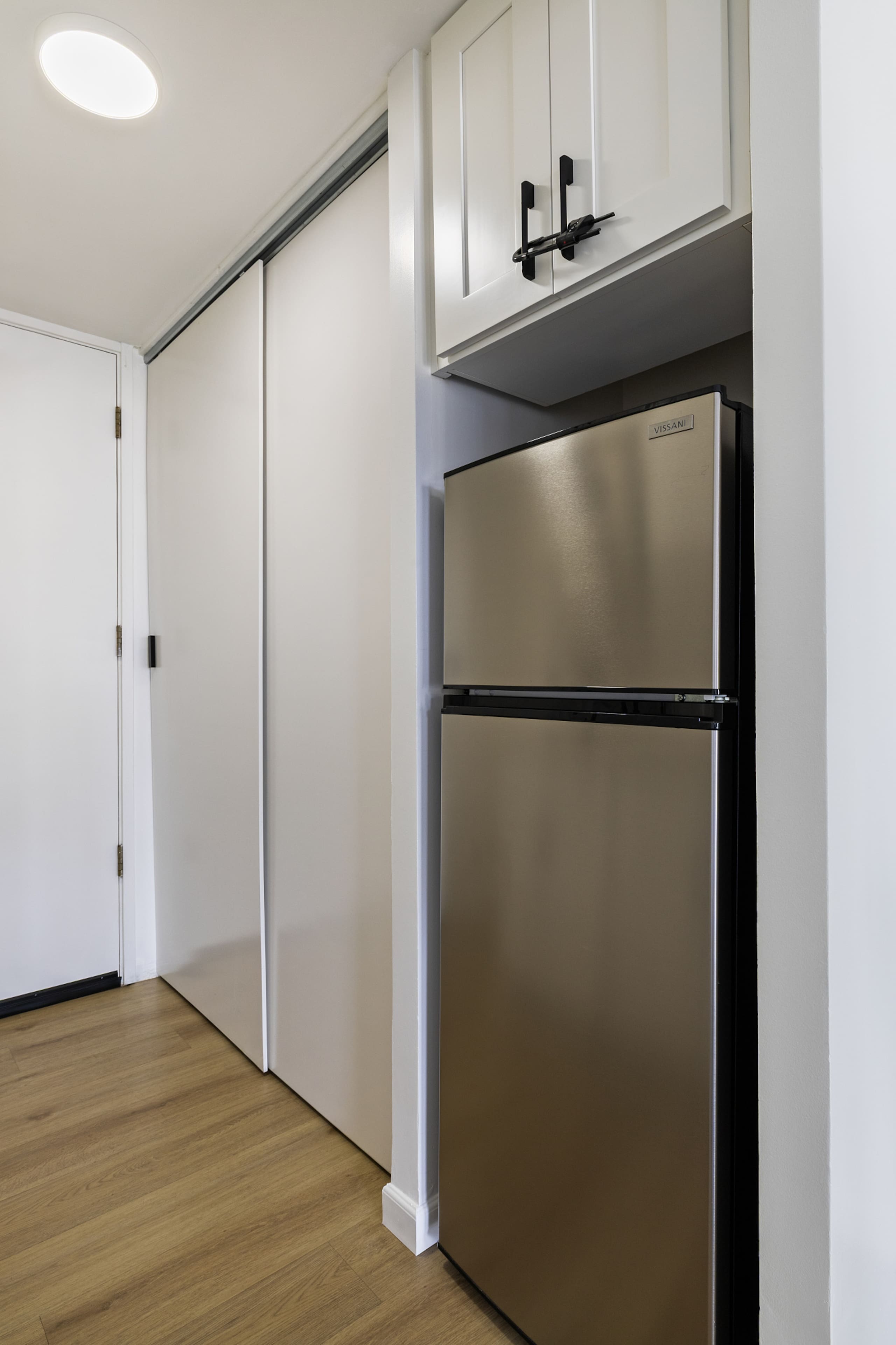 Condo in Honolulu · ★4.67 · Studio · 1 bed · 1 private bath - Image 15