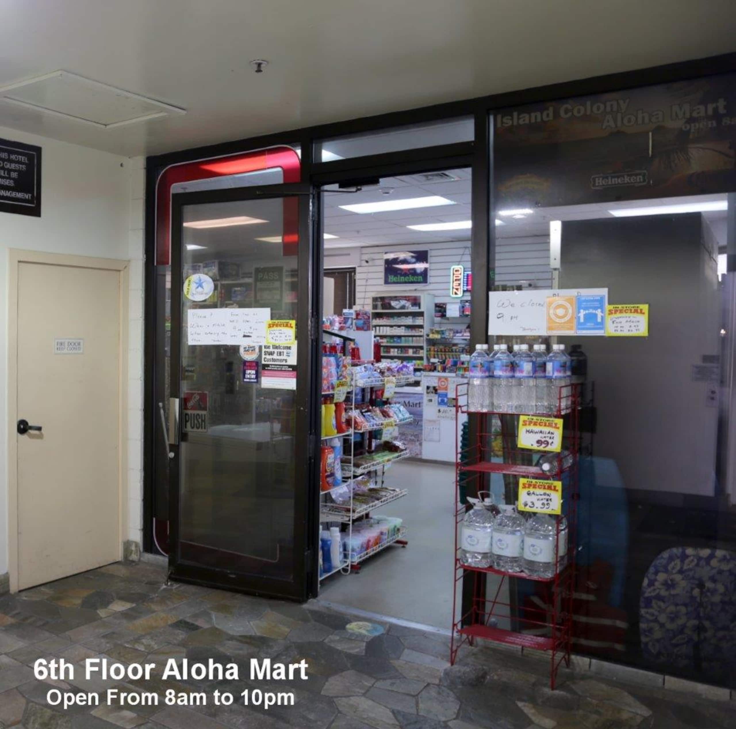 Condo in Honolulu · ★4.67 · Studio · 1 bed · 1 private bath - Image 42