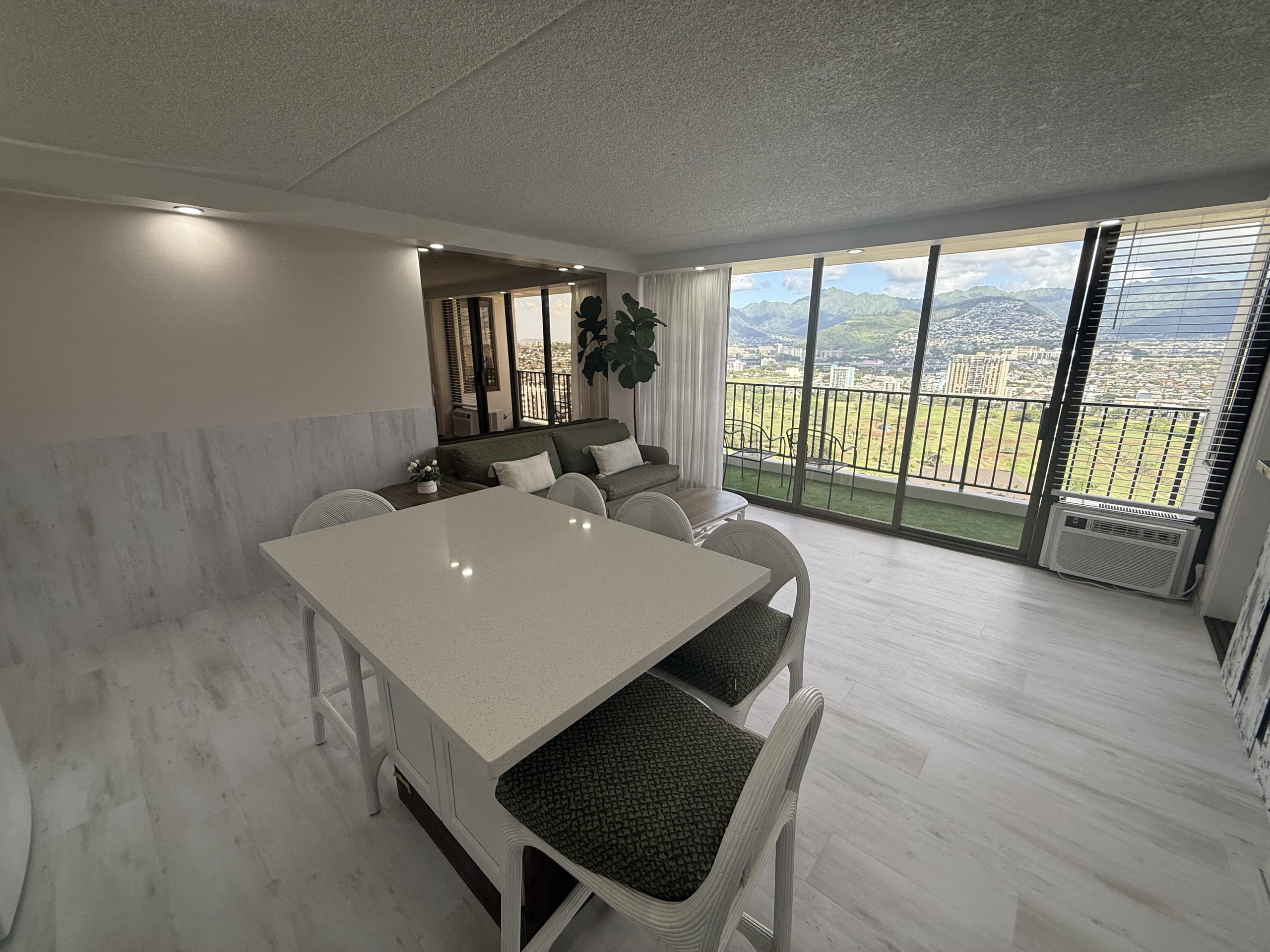 The Sky Lanai - Retreat in Beautiful Waikiki - Image 9