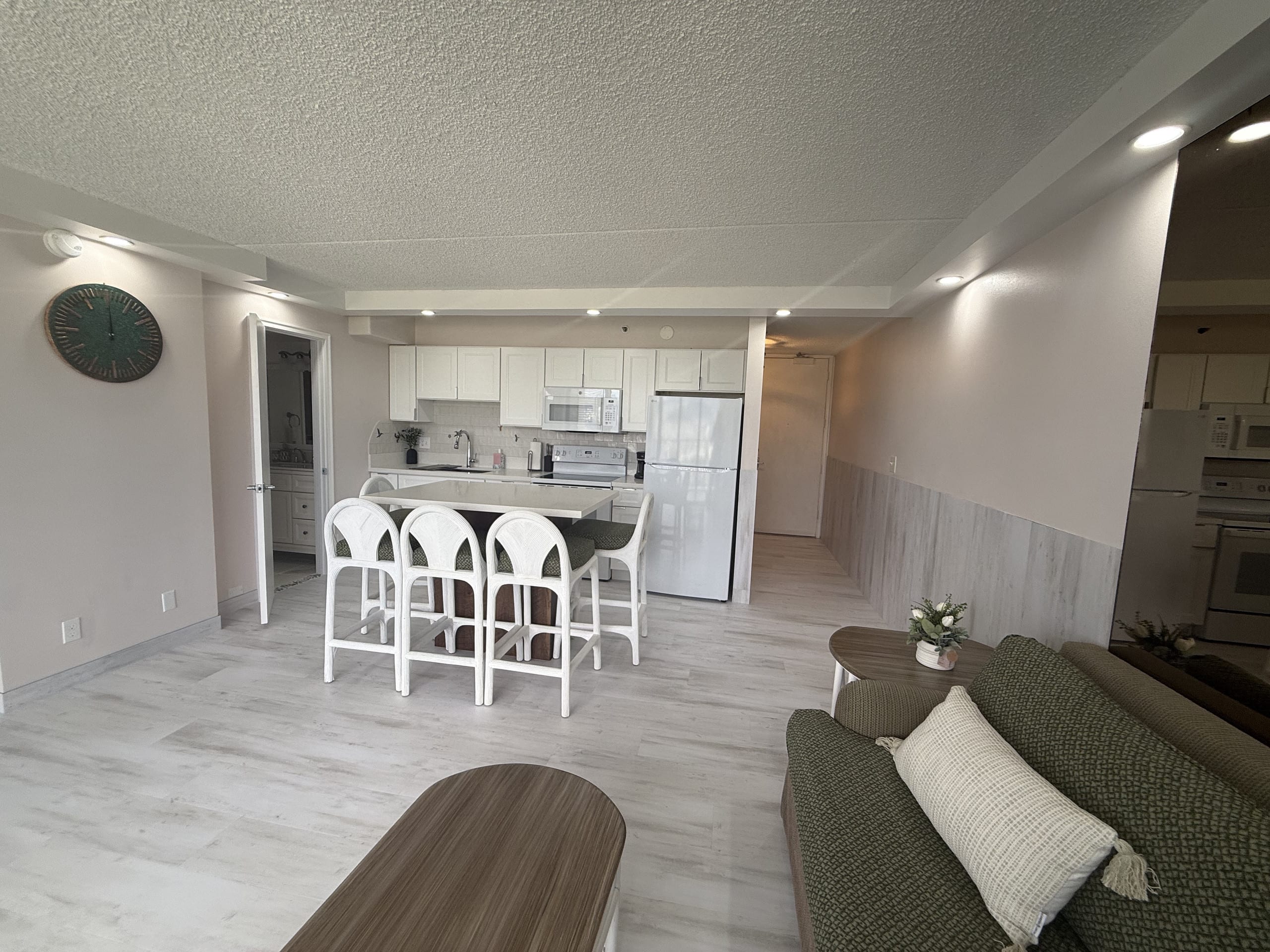 The Sky Lanai - Retreat in Beautiful Waikiki - Image 4