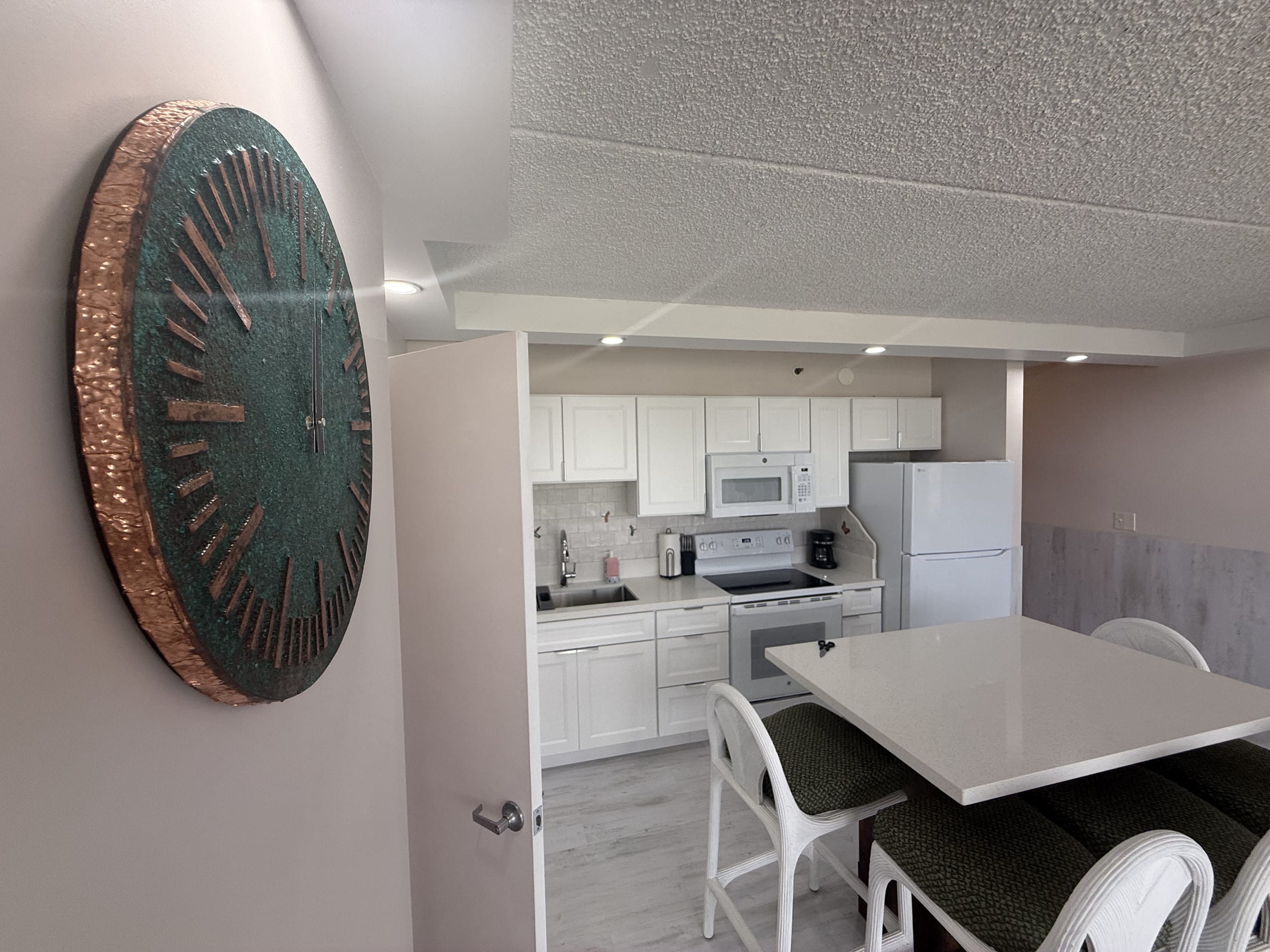 The Sky Lanai - Retreat in Beautiful Waikiki - Image 10