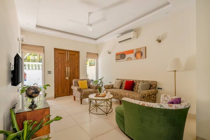 Living room image 4