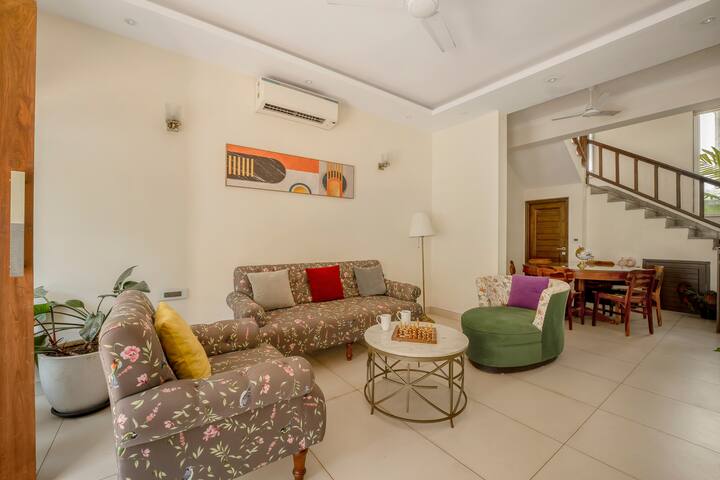Living room image 2