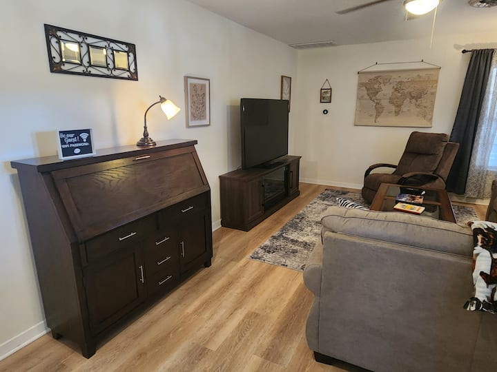 The Brenham Abode - Brenham, TX