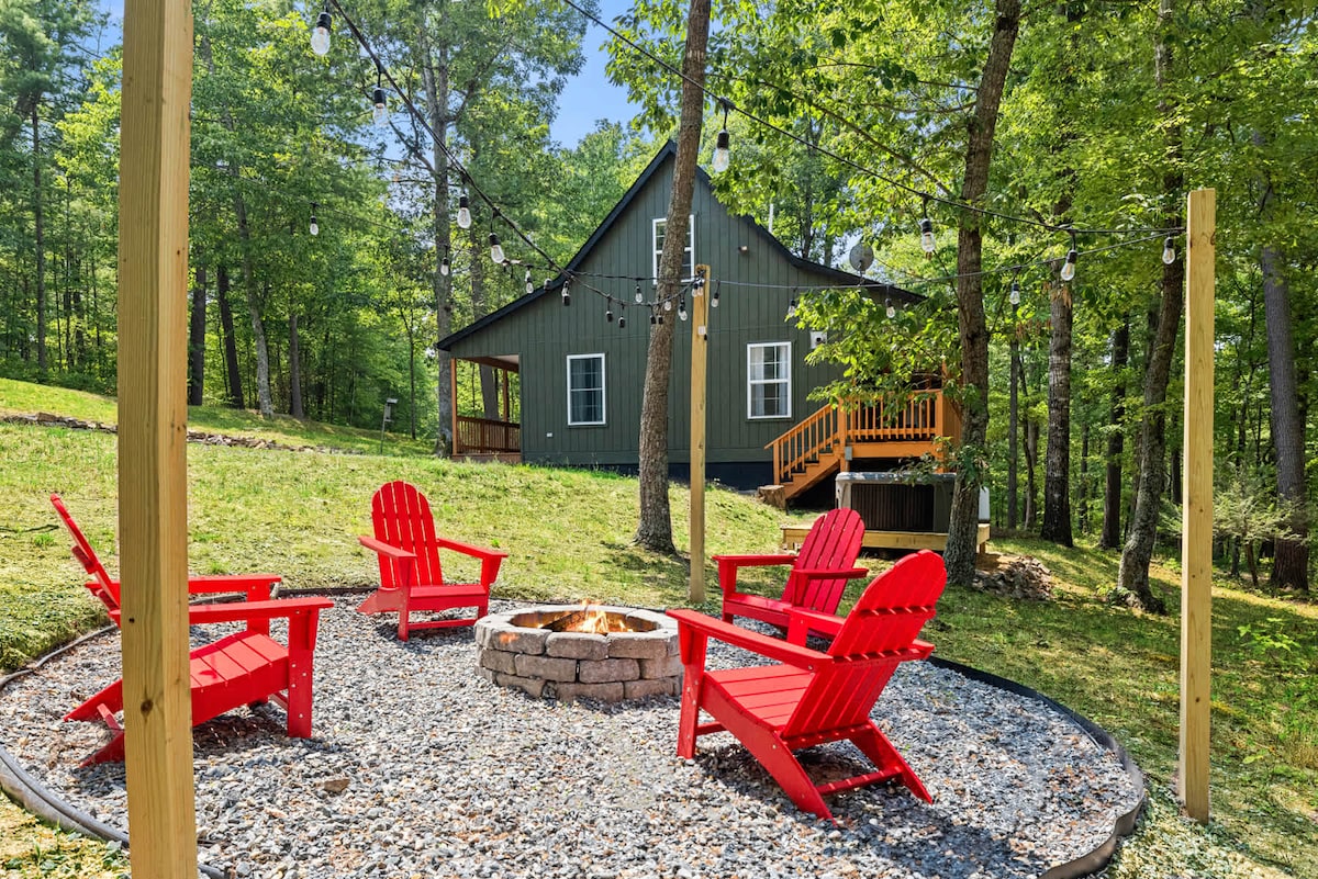Cabin in Mt Jackson · ★4.86 · 3 bedrooms · 4 beds · 2 private baths